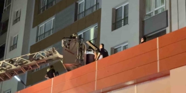Kayseri’de 13. katta yangın: Balkondan düşen ev sahibi hayatını kaybetti