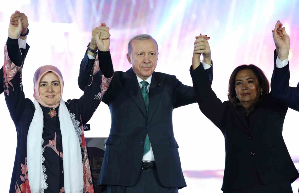 Cumhurbaşkanı Erdoğan: "Allah ömür ve sağlık verirse daha nice yıllar Türkiye’ye hizmet mücadelesi içinde olacağım"