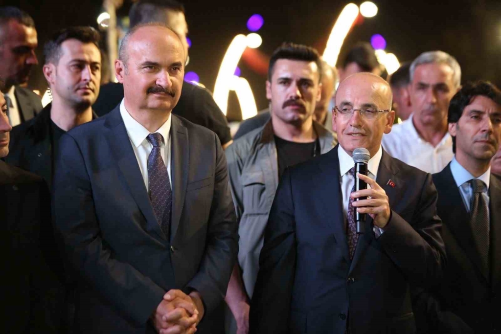 Bakan Şimşek: "Batman’da muazzam bir hizmet fırtınası var"