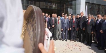 Bakan Ersoy: "Kütüphaneler artık yalnızca kitap okunan yerler değil araştırmanın, üretimin, inovasyonun ve kültürel gelişimin merkezi haline geldi"