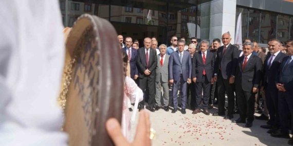 Bakan Ersoy: "Kütüphaneler artık yalnızca kitap okunan yerler değil araştırmanın, üretimin, inovasyonun ve kültürel gelişimin merkezi haline geldi"