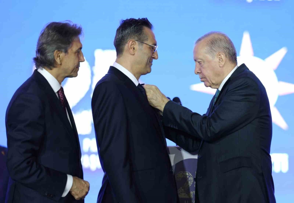 Cumhurbaşkanı Erdoğan: "Allah ömür ve sağlık verirse daha nice yıllar Türkiye’ye hizmet mücadelesi içinde olacağım"