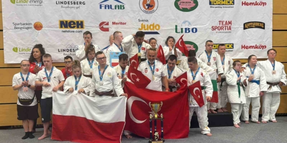 Özel Sporcular Down Judo Milli Takımı namağlup dünya şampiyonu