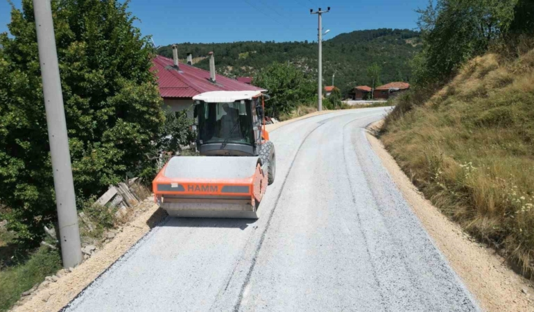 Büyükşehir, Keles Delice Mahallesi’nde 7 kilometrelik yolu yeniliyor