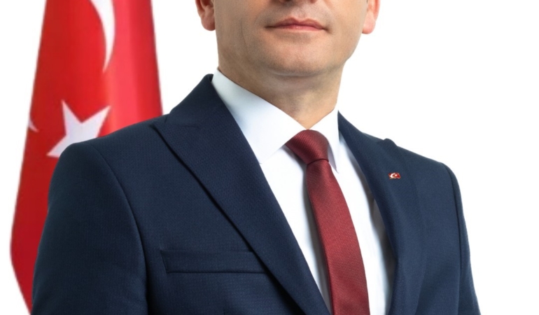Başkan Habil Dökmeci: CHP’den ayrılmıyor, Yeni Parti’ye geçmiyorum