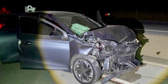 Otomobille hafif ticari araç çarpıştı:8 yaralı
