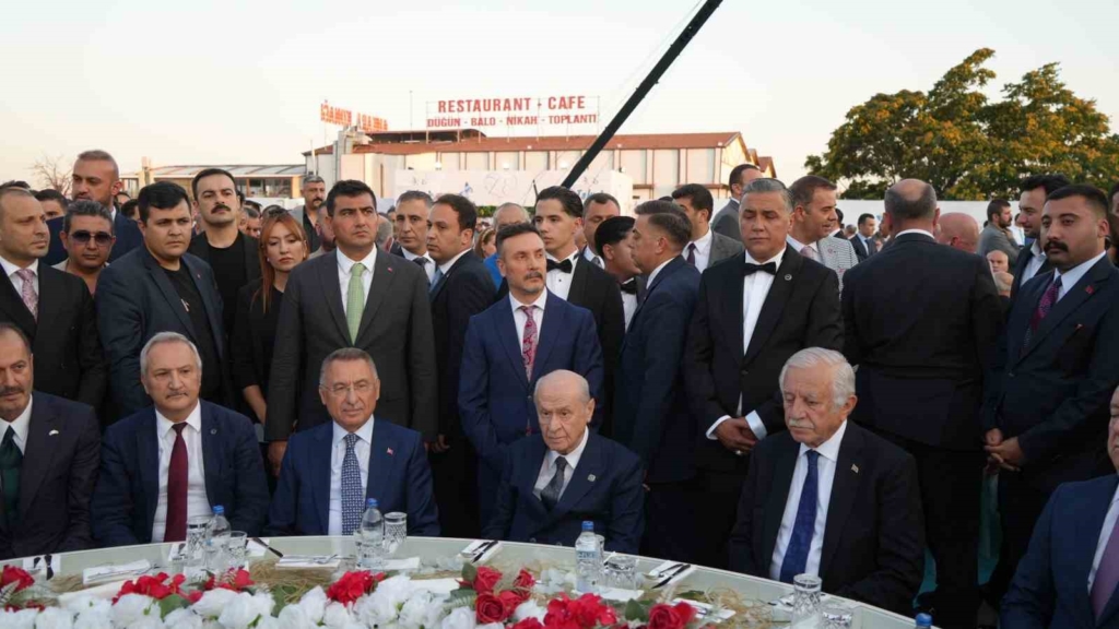 Bahçeli, MHP İl Başkanı’nın oğlu Enes Doğan’ın düğününe katıldı