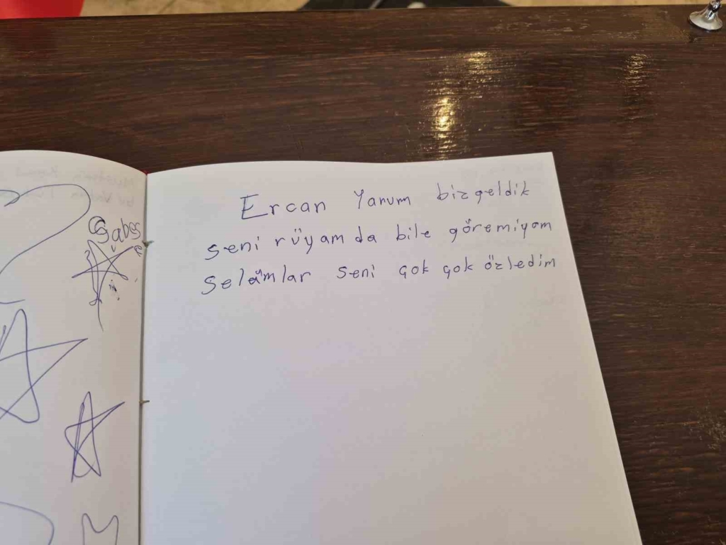 Şehitlik anı defterindeki duygusal yazılar