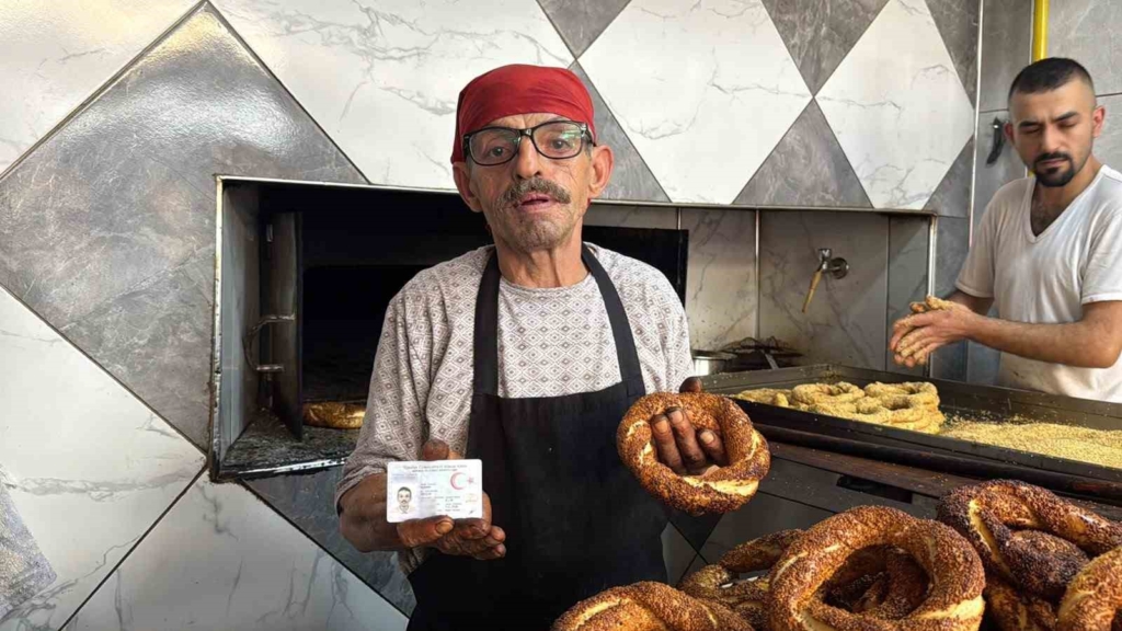 Eskişehir’de soyadıyla mesleği özdeşleşen simit ustası