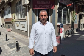 Eşinin 5 bileziği ile açtığı 30 yıllık dükkânı kapatmanın hüznünü yaşıyor