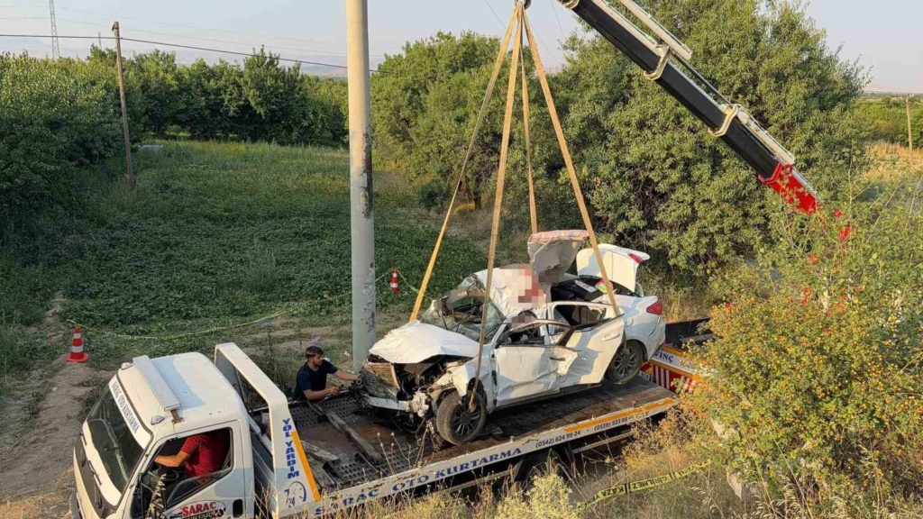 Afyonkarahisar’da feci kaza: 2 ölü, 2 yaralı