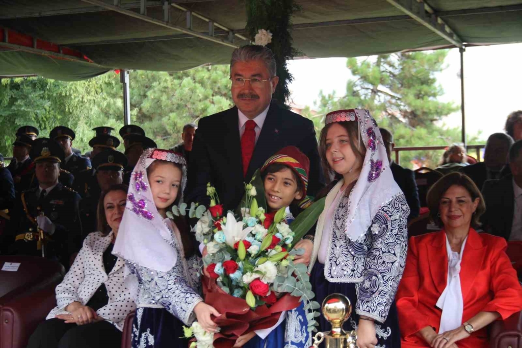 Eskişehir’de Zafer Bayramı törenlerle kutlandı