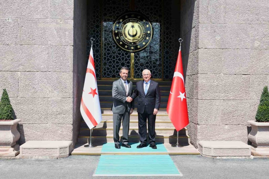 Bakan Güler, KKTC Dışişleri Bakanı Ertuğruloğlu ile bir araya geldi