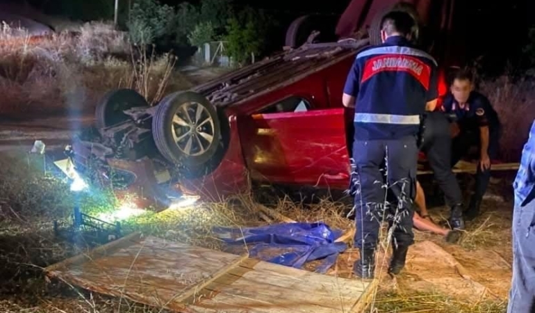 İnegöl’de otomobil şarampole yuvarlandı: 3 yaralı