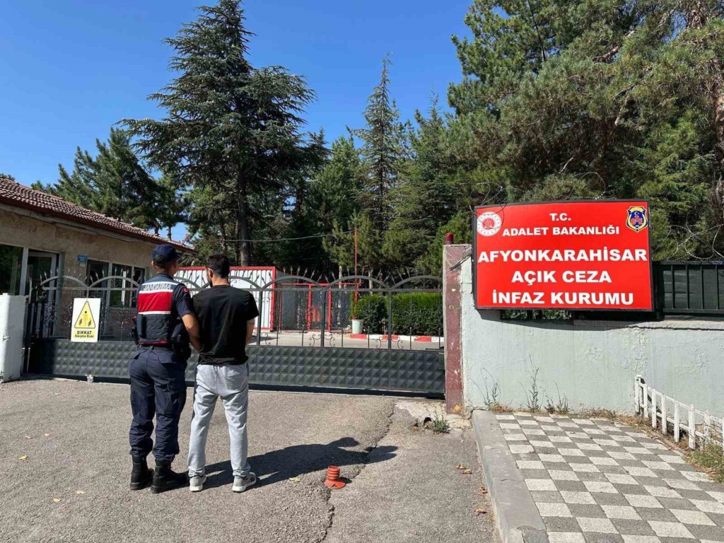 Jandarma aranan 27 kişiyi yakaladı