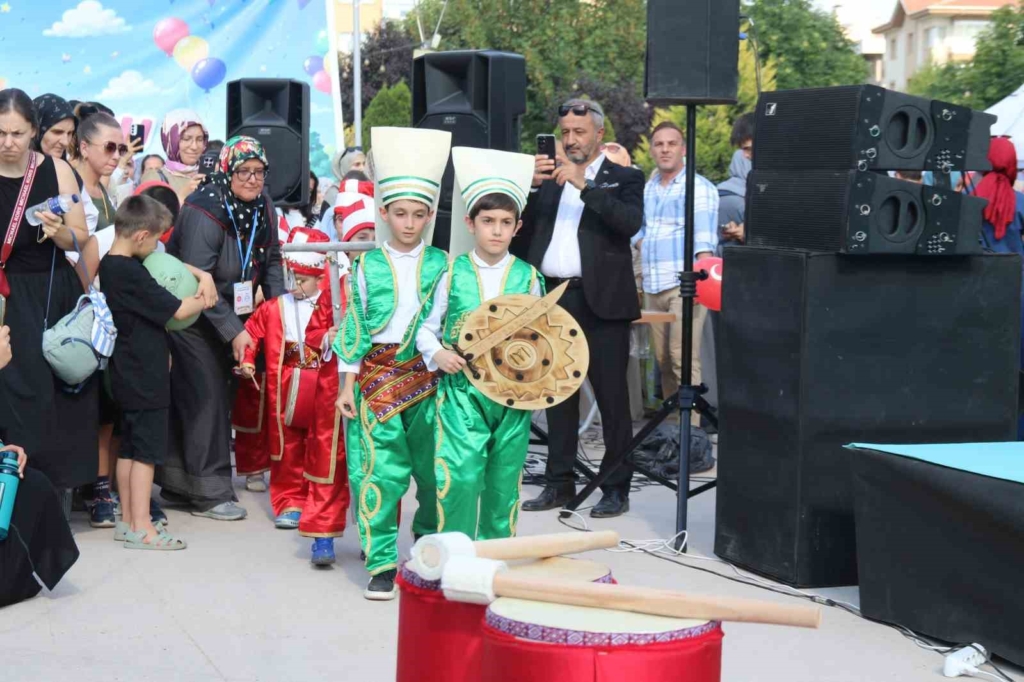 Eskişehir’de yaz Kur’an kurslarında coşkulu şenlikle taçlandı