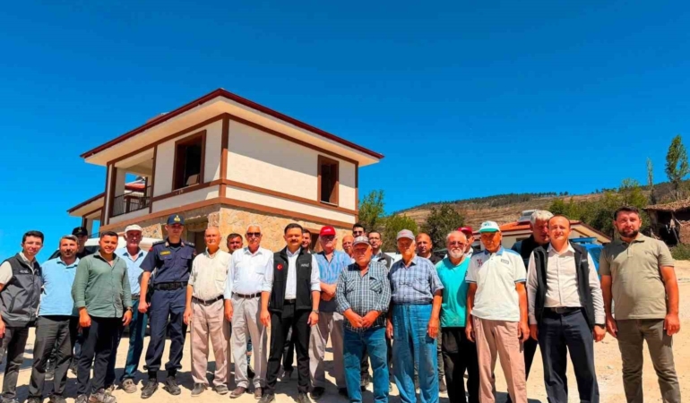 Kaymakam Titiz, yangın bölgesinde yapımı süren TOKİ konutlarını inceledi