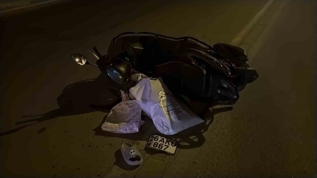 Eskişehir’de otomobil ile motosiklet çarpıştı: 2 yaralı