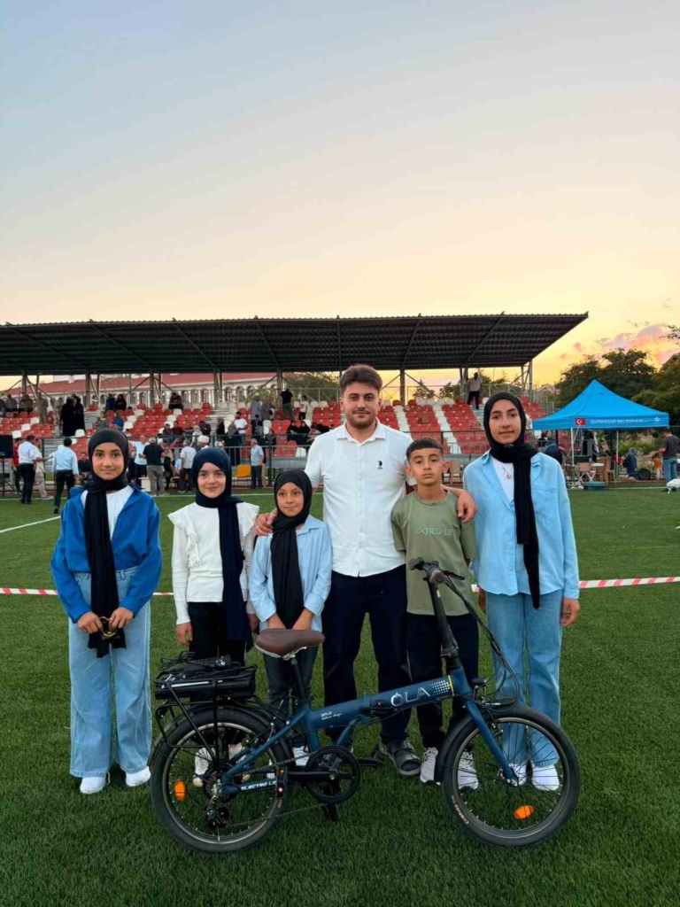 Sivrihisar’da yaz Kur’an kursları kapanış şöleni coşkuyla gerçekleştirildi