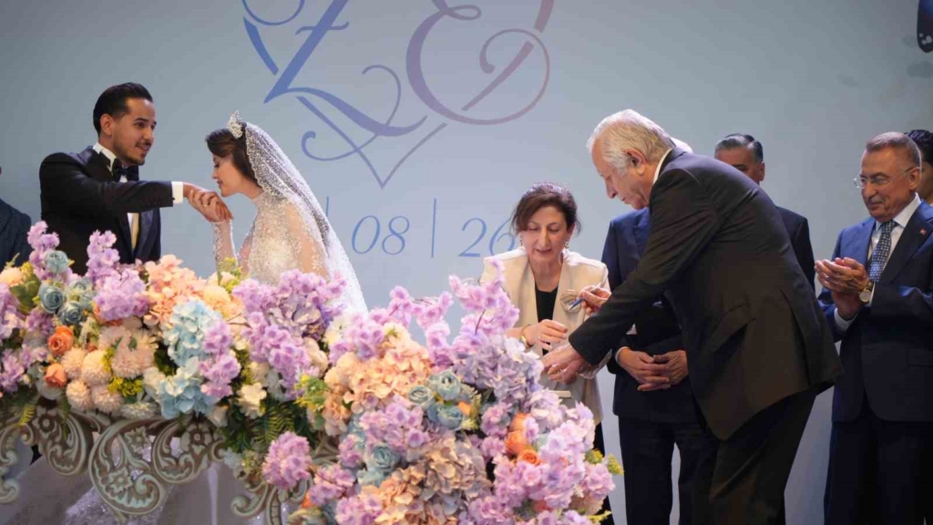 Bahçeli, MHP İl Başkanı’nın oğlu Enes Doğan’ın düğününe katıldı