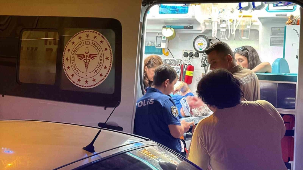 Darp edilen yaşlı adam hastaneye kaldırıldı