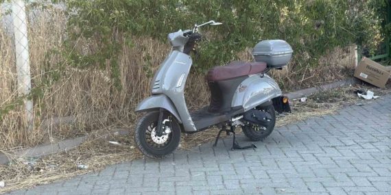 Eskişehir’de kontrolden çıkan motosiklet tramvay durağına daldı: 1 yaralı