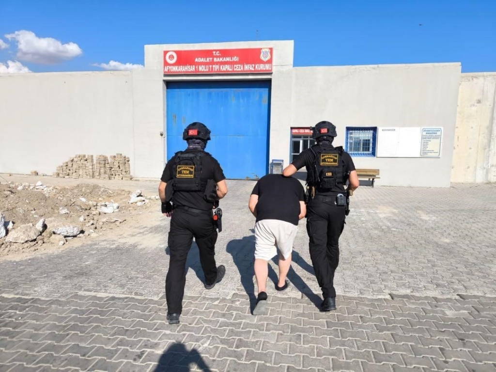 FETÖ’cü teröriste yardım eden o şahıs tutuklandı