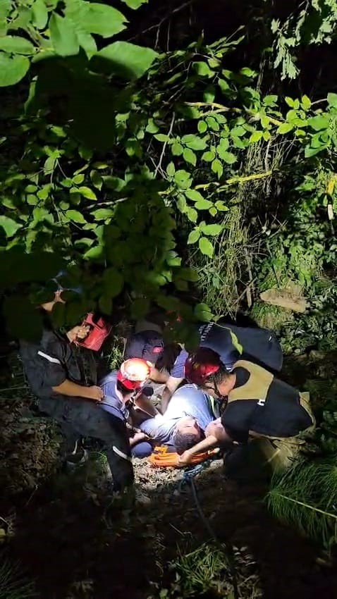 Elektrikli bisiklet ile uçuruma yuvarlandılar: 3 çocuk yaralandı