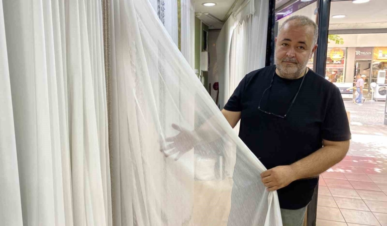 Yeni nesil çiftler perde tercihlerini düz ve ekonomik modellerden yana değiştiriyor