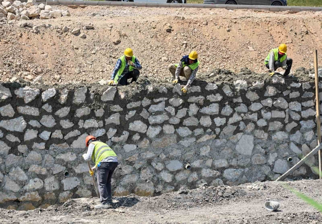 Büyükşehir’den Ürünlü Deresi’nde kapsamlı dönüşüm