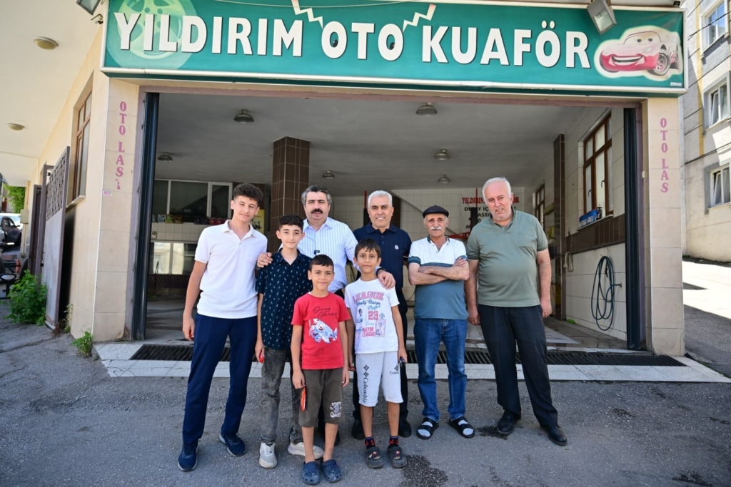 Yıldırım Belediye Başkanı Oktay Yılmaz, Çiçek Caddesi esnafıyla buluştu