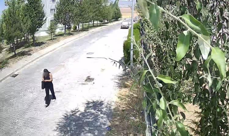 Kendini savcı olarak tanıtan kadının oyununu 8 yaşındaki çocuk bozdu