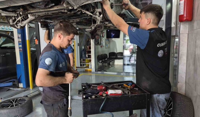 Eskişehir’de yaşıtları tatil yaparken sanayide meslek öğreniyorlar