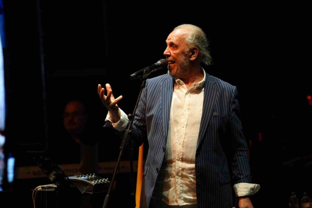 Açıkhava’da Fatih Erkoç’tan zamansız şarkılar
