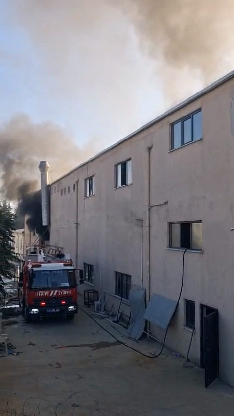 Bursa’da metal fabrikasında yangın