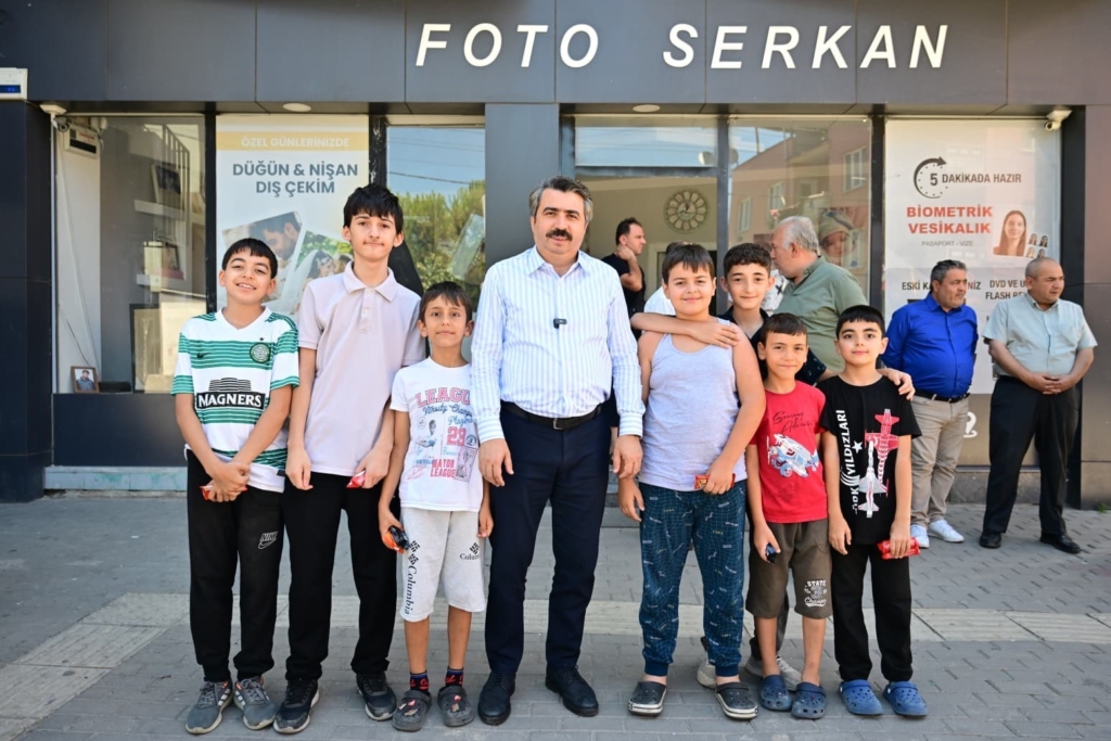 Yıldırım Belediye Başkanı Oktay Yılmaz, Çiçek Caddesi esnafıyla buluştu