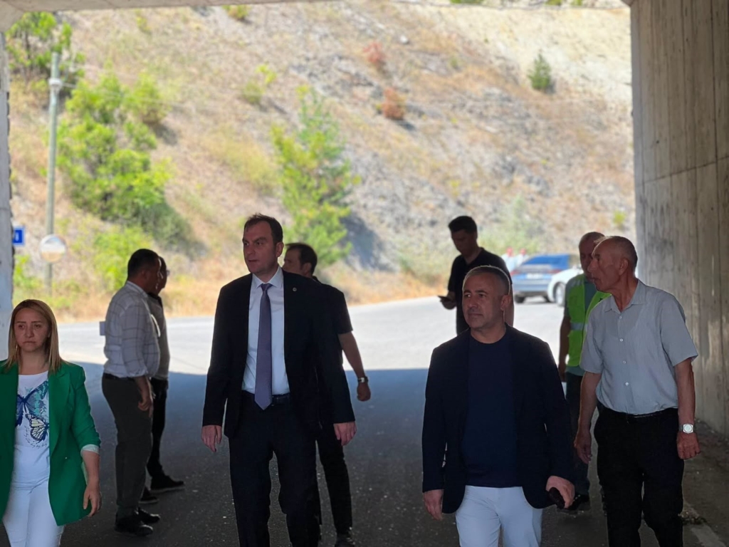 Pazaryeri’nde kritik kavşak ve bölünmüş yol yapım çalışmaları yerinde incelendi