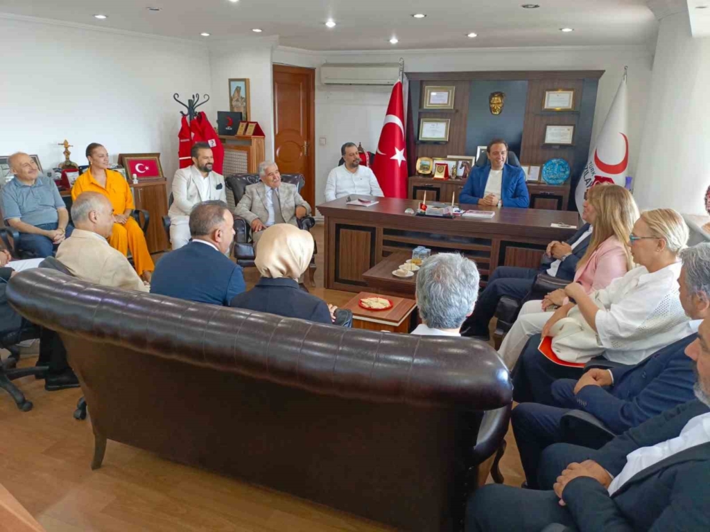 MHP Eskişehir İl Teşkilatı’ndan Kızılay’a ziyaret ve kan bağışı