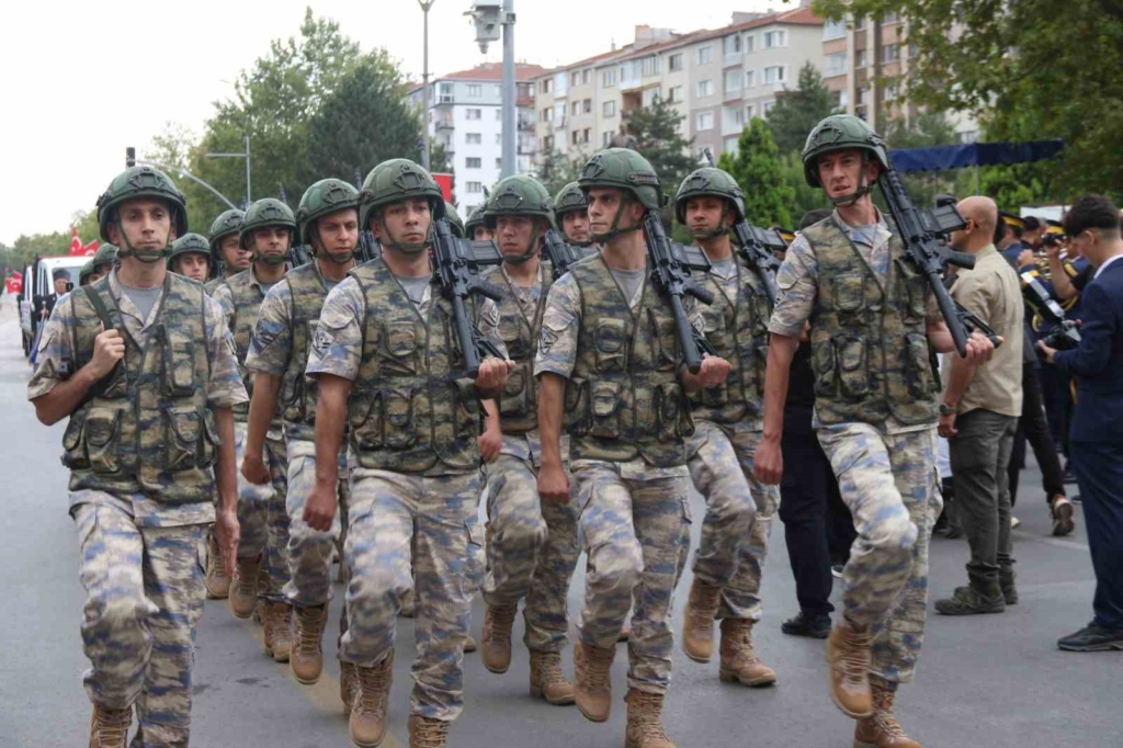 Eskişehir’de Zafer Bayramı törenlerle kutlandı
