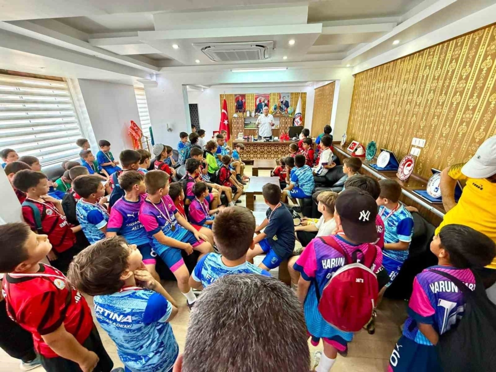 Hisarcık’ta "Ethem Bal Kupası U10 Futbol Turnuvası" sona erdi