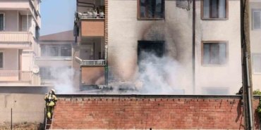 Depoda çıkan yangın apartmanı yakıyordu