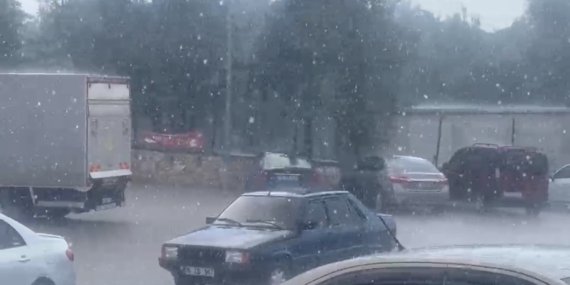 Sivrihisar’da sağanak yağmur etkili oldu