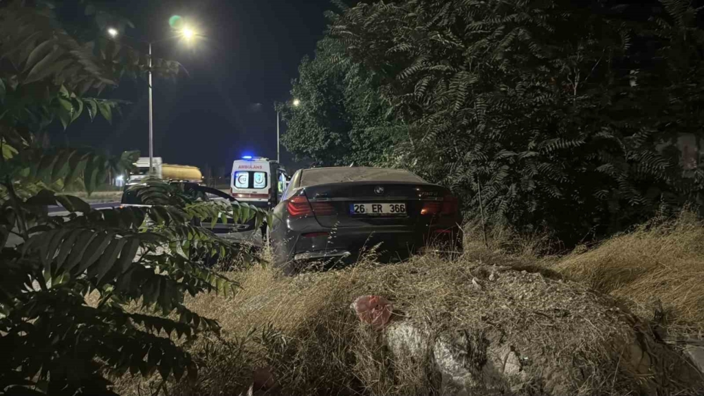 Eskişehir çevre yolunda iki otomobilin çarpıştı: 1 yaralı
