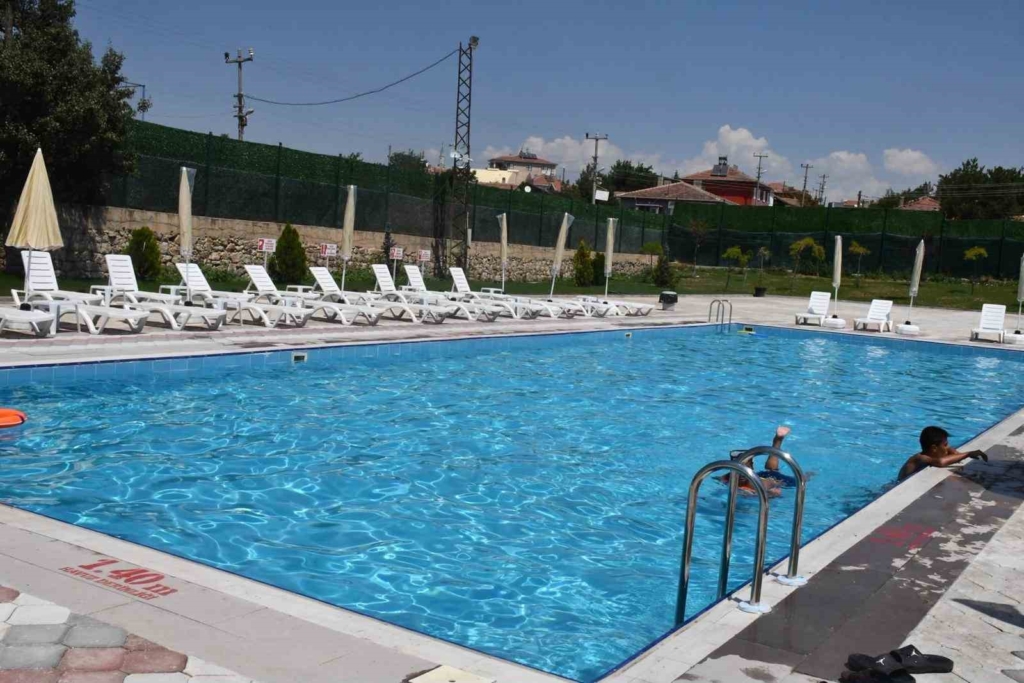 Beylikova’da aquapark ve yüzme havuzları yeniden hizmete açıldı