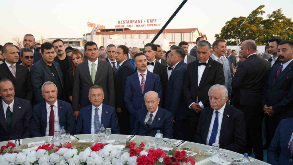 Bahçeli, MHP İl Başkanı’nın oğlu Enes Doğan’ın düğününe katıldı