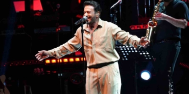 Açıkhava’da Emre Altuğ’dan müzik dolu gece