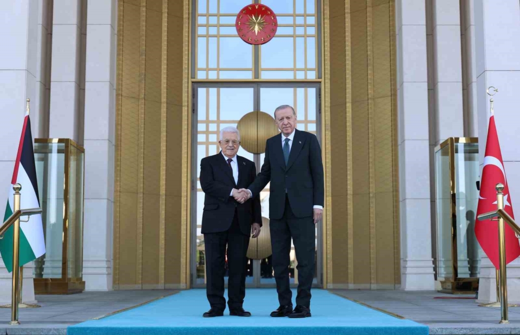 Cumhurbaşkanı Erdoğan, Filistin Devlet Başkanı Abbas’ı törenle karşıladı