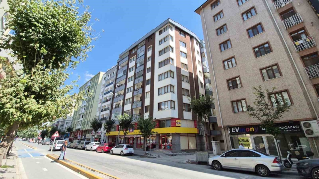 Gölcük Depremi sırasında Eskişehir’de yıkılan tek binanın altında kalan depremzede o günü anlattı