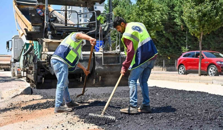 Bursa Panayır’da altyapı ve asfalt çalışmaları hız kazandı