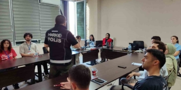 Kütahya Emniyeti’nden uyuşturucuyla mücadelede farkındalık eğitimleri